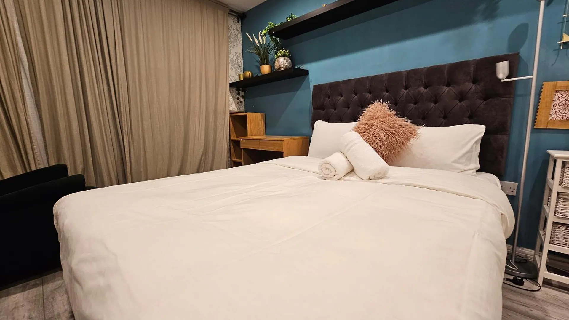 Wallwood Rooms Лондон 0*,  Великобритания