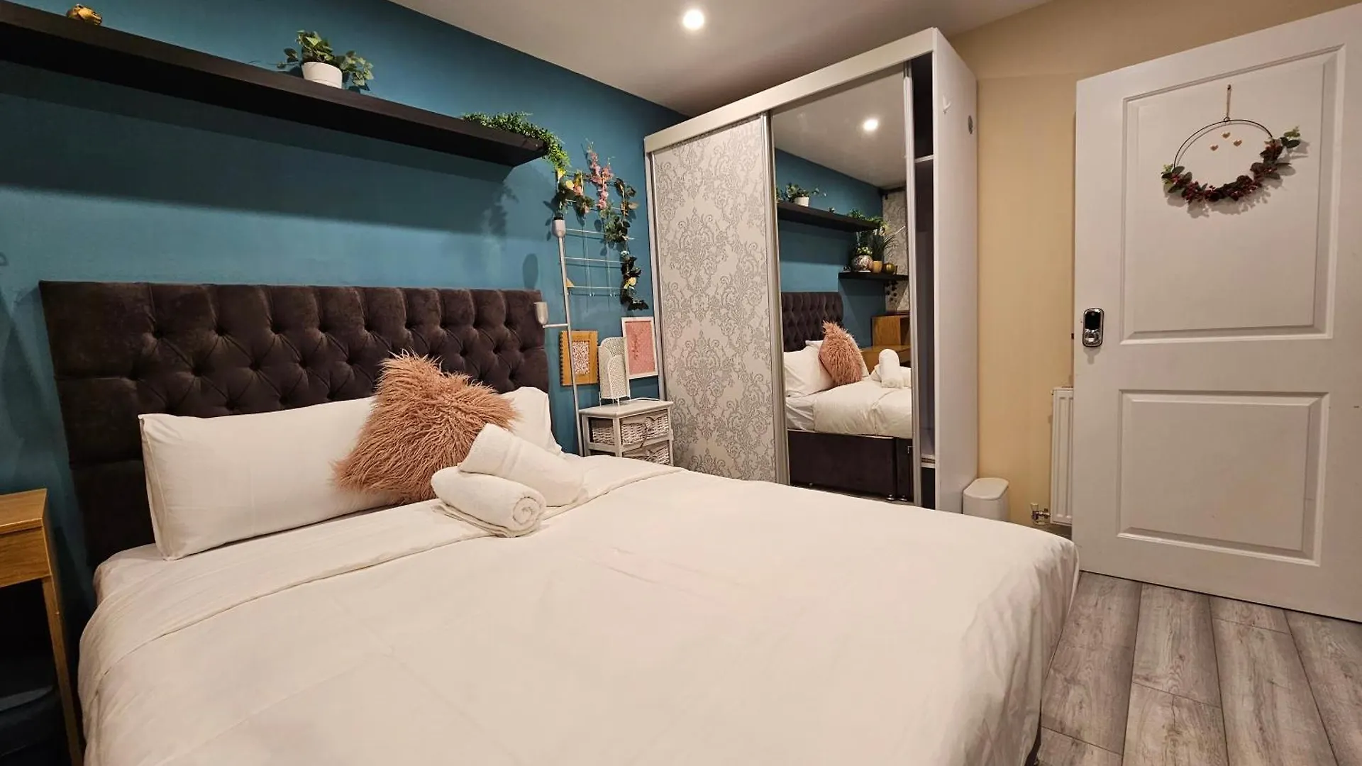 Wallwood Rooms Лондон Гостевой дом