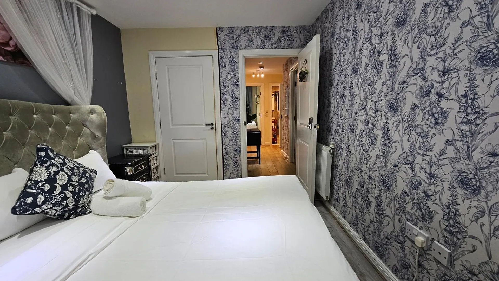 Гостевой дом Wallwood Rooms Лондон
